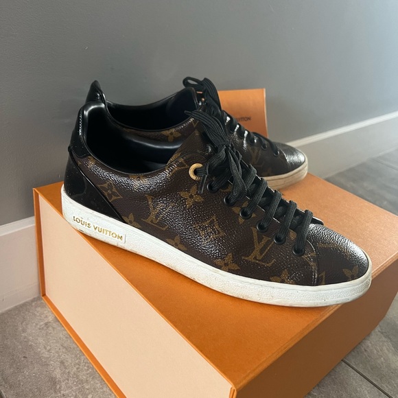 Authentic Louis vitton shoes - Picture 3 of 5